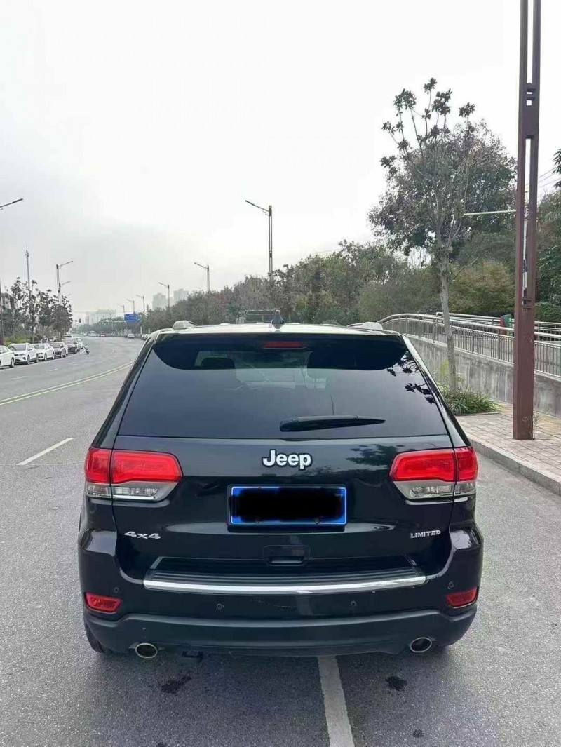 淮南17年Jeep大切诺基9