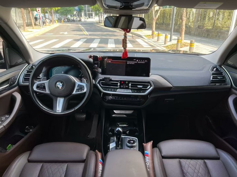 广州21年宝马X35