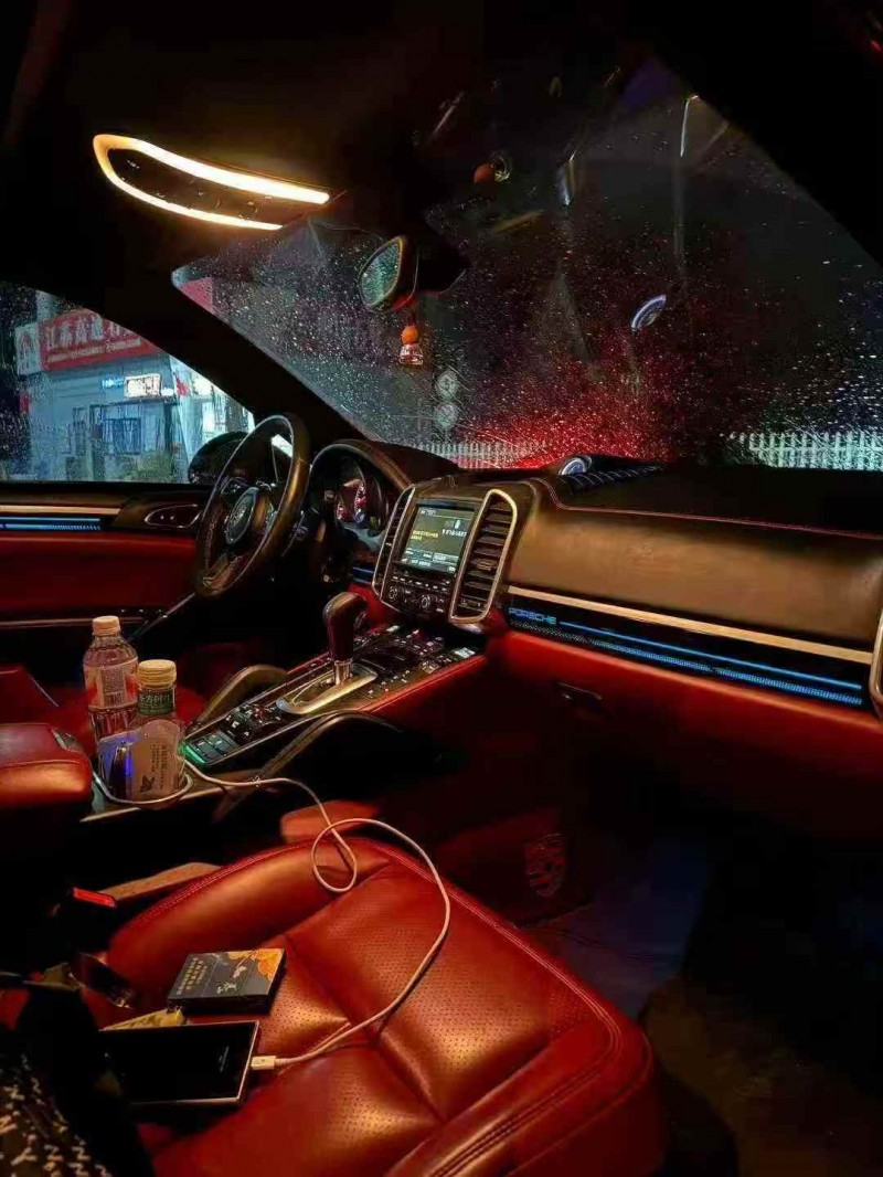 青岛15年保时捷卡宴6