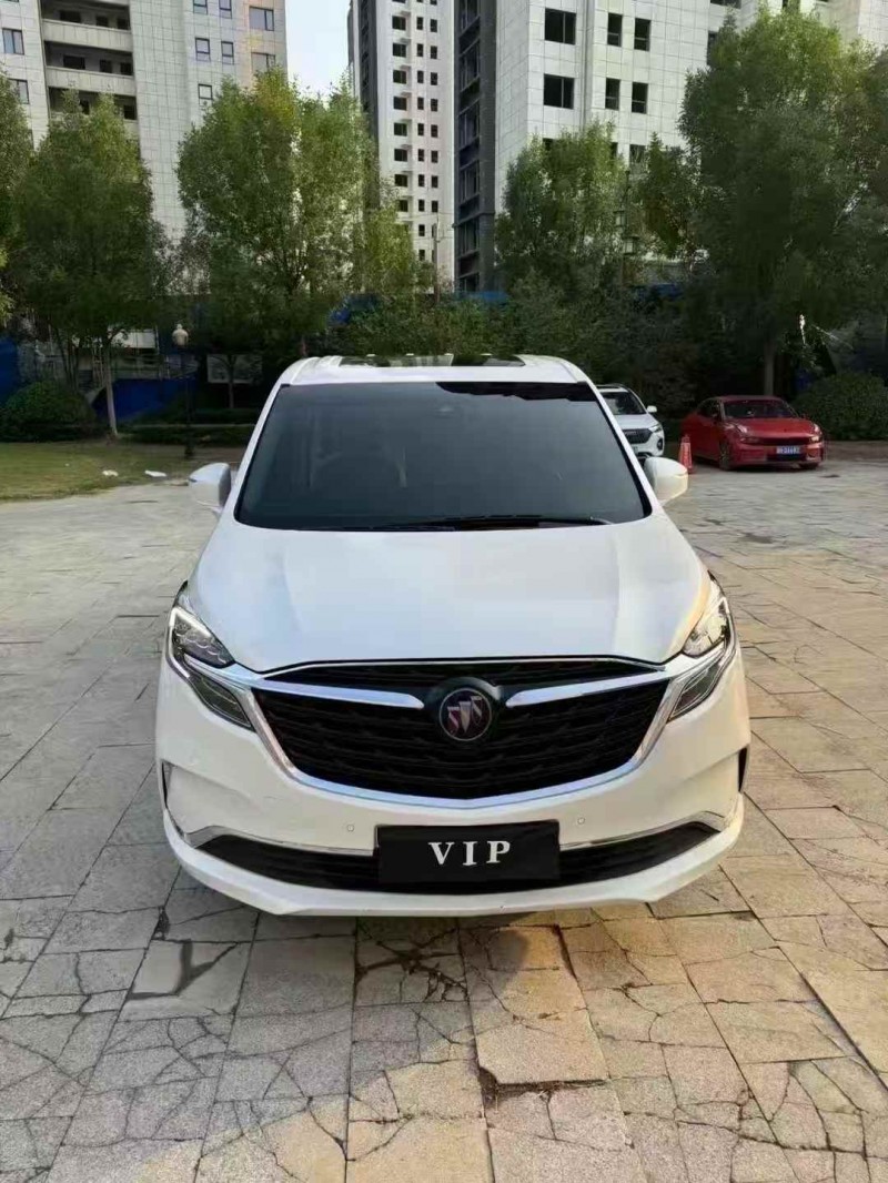 青岛22年别克GL81