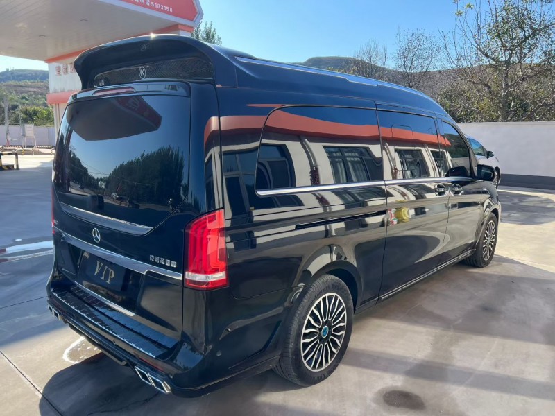 唐山24年奔驰圣母峰8