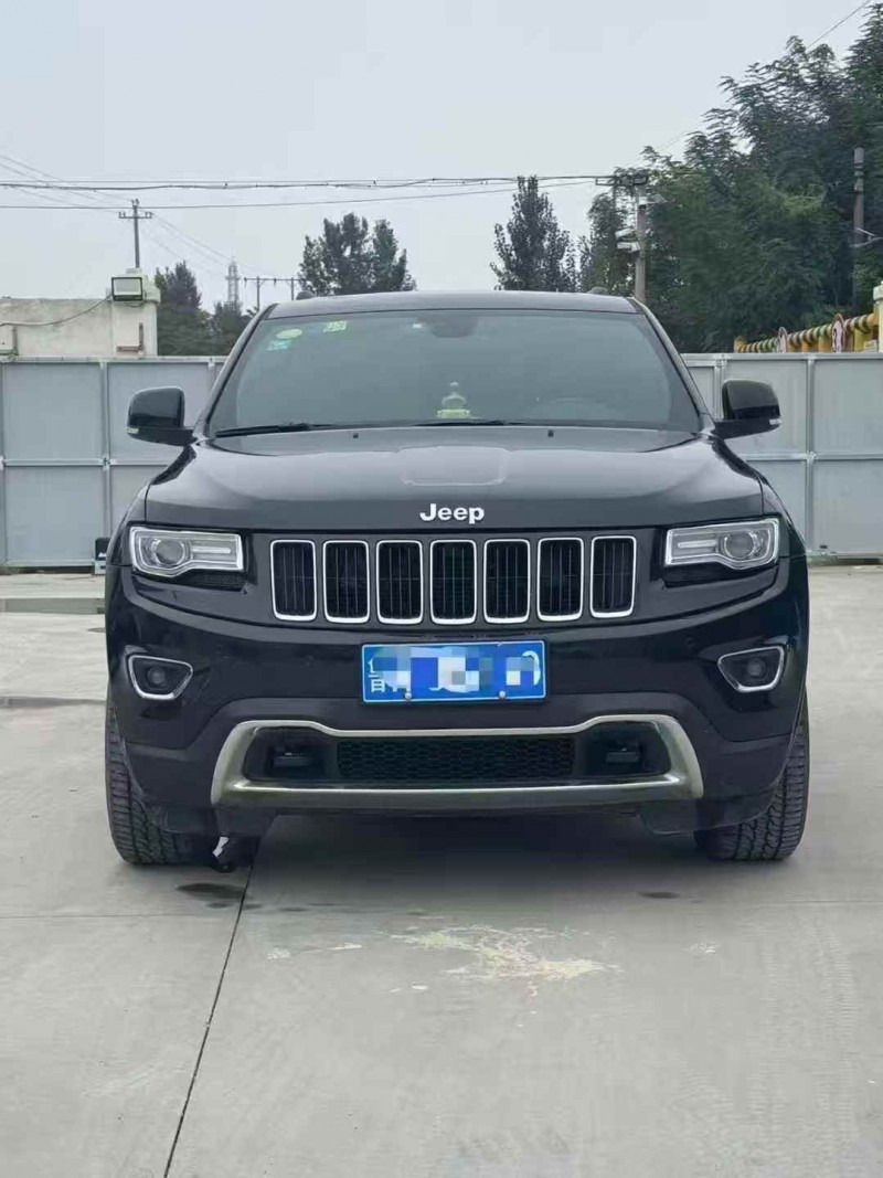 枣庄17年Jeep大切诺基1