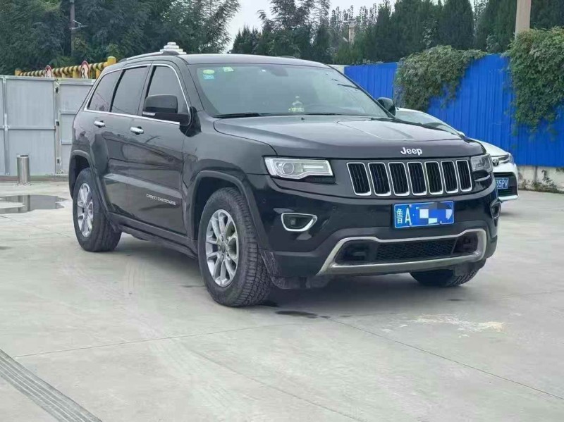 枣庄17年Jeep大切诺基3