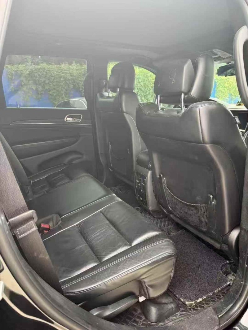 枣庄17年Jeep大切诺基4