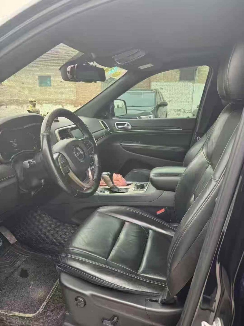 枣庄17年Jeep大切诺基5