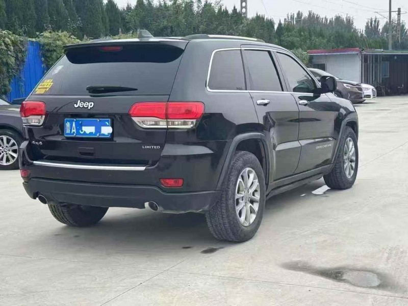 枣庄17年Jeep大切诺基8