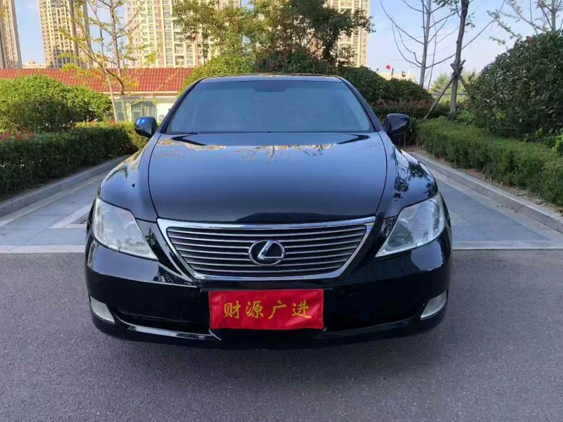 泰安09年雷克萨斯LS1