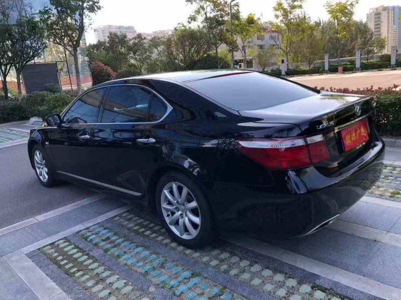 泰安09年雷克萨斯LS7