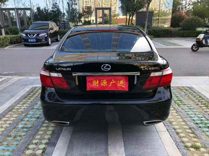 泰安09年雷克萨斯LS8