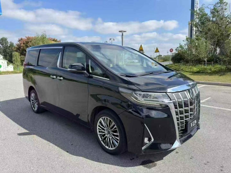 连云港17年丰田埃尔法2