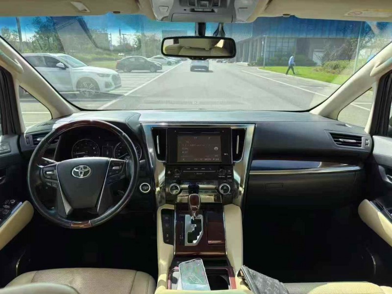 连云港17年丰田埃尔法6