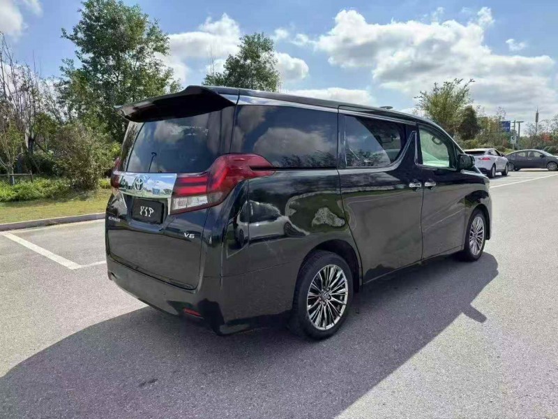 连云港17年丰田埃尔法8