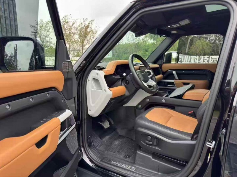 无锡24年路虎卫士4