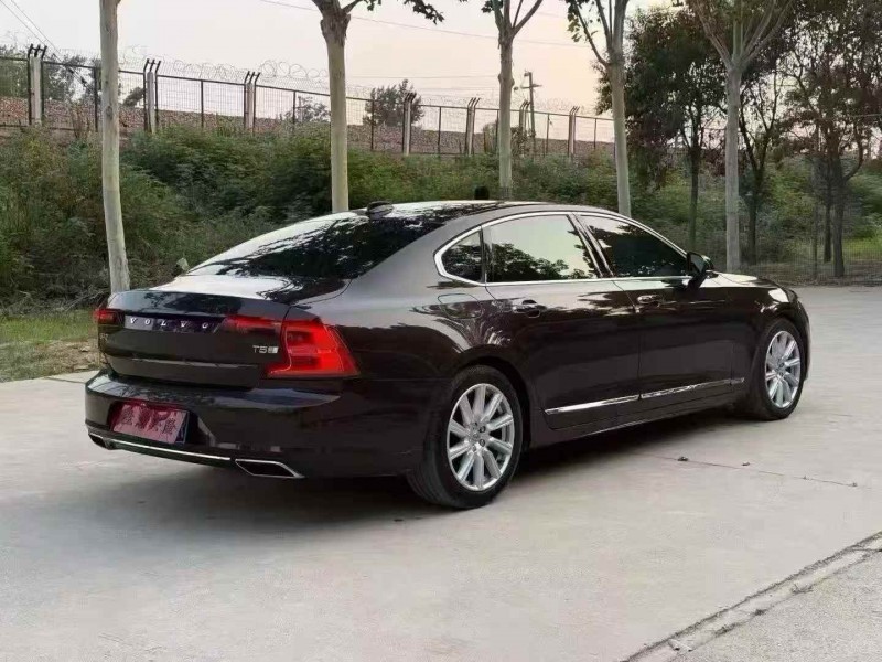 新乡20年沃尔沃S909