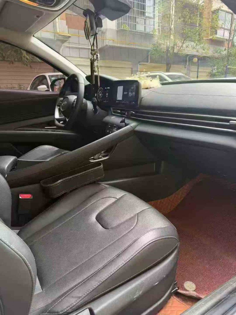 贵阳23年现代伊兰特6