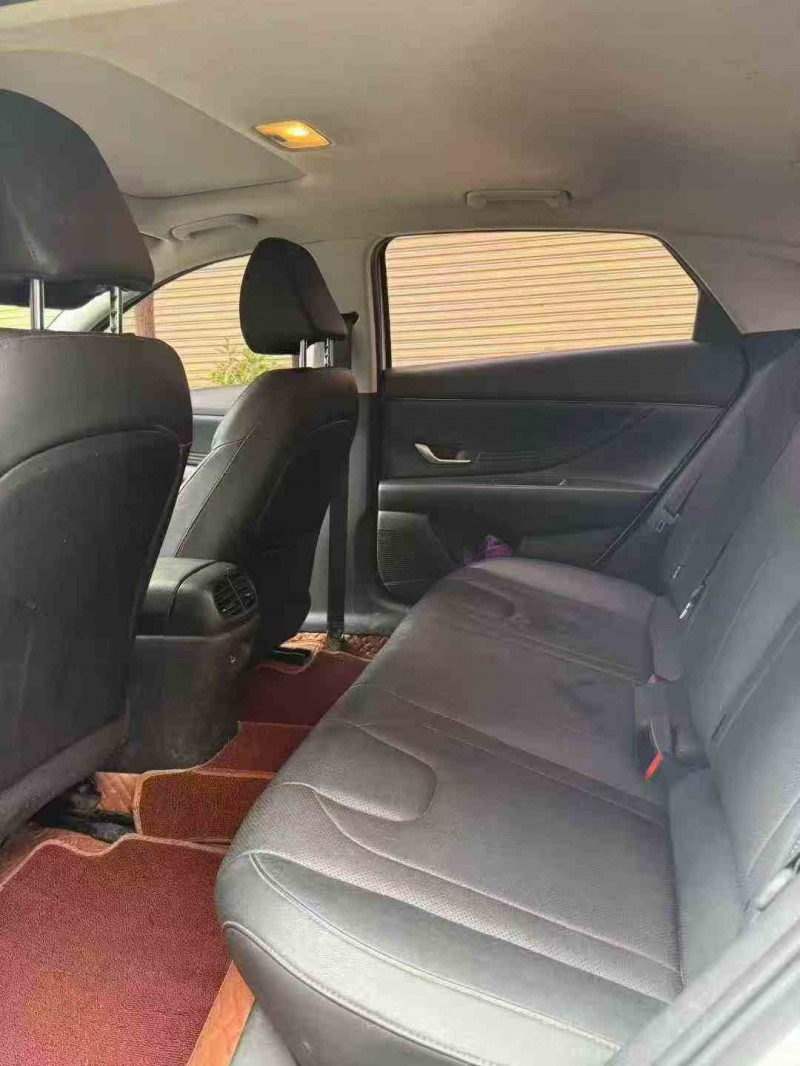 贵阳23年现代伊兰特7