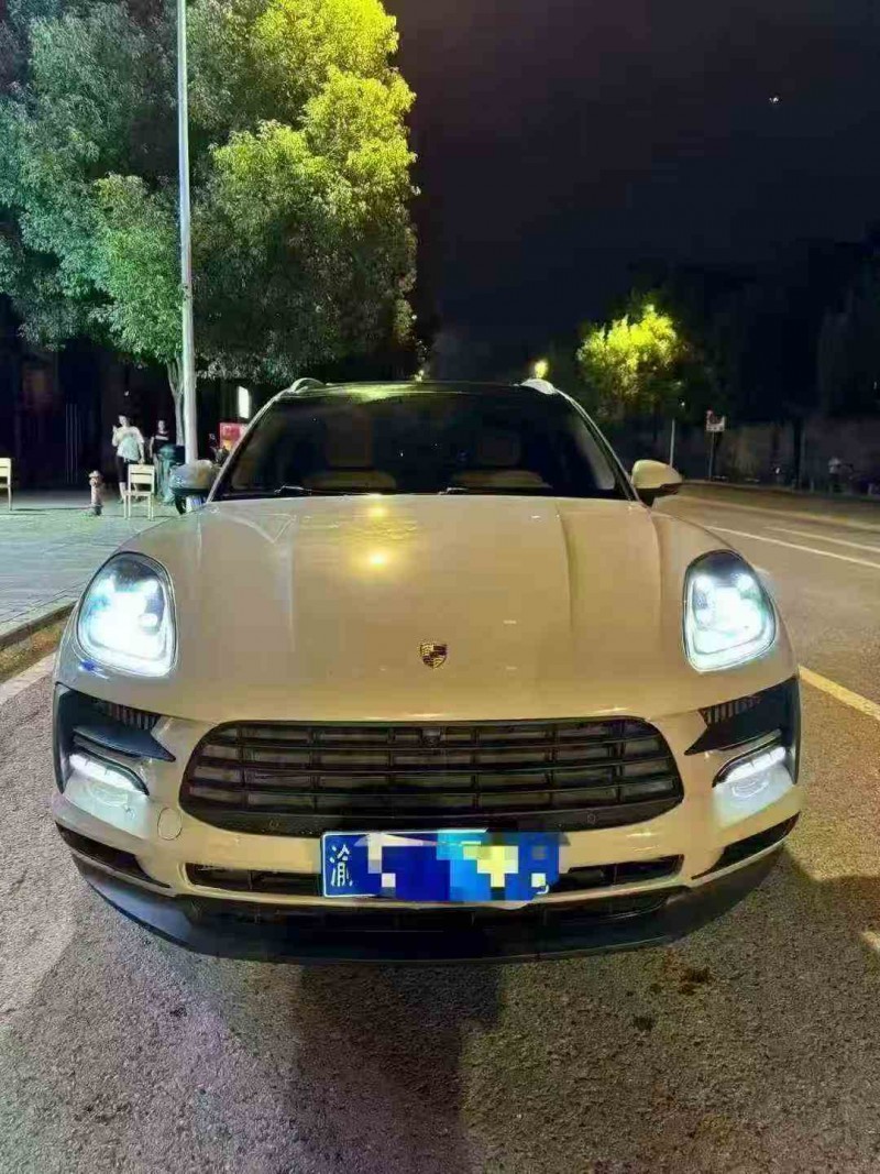 重庆15年保时捷Macan1