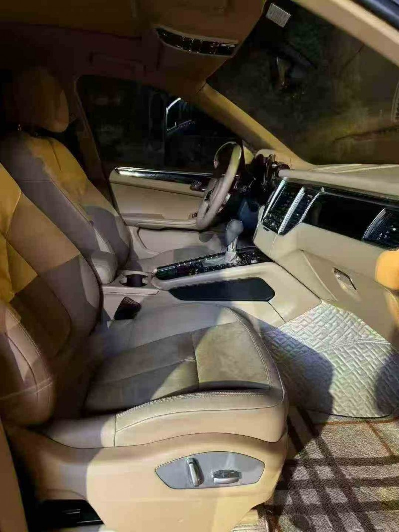 重庆15年保时捷Macan3