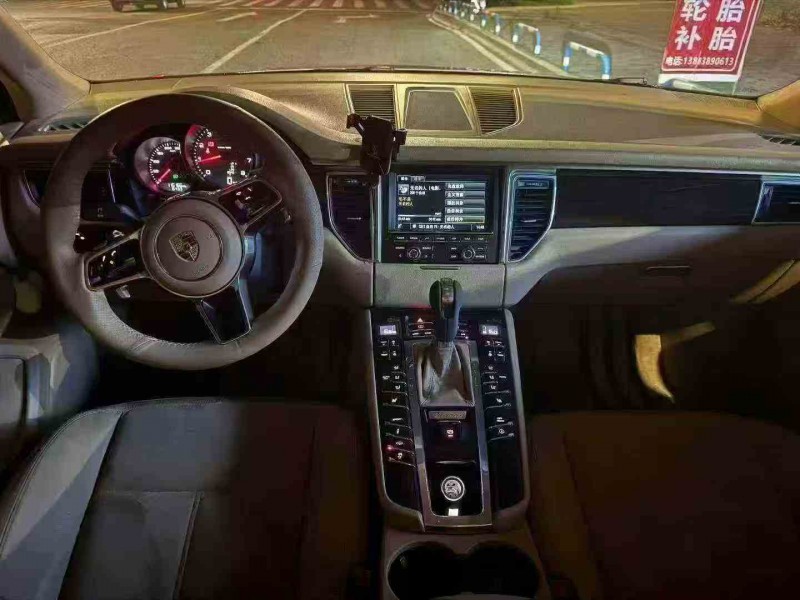 重庆15年保时捷Macan7