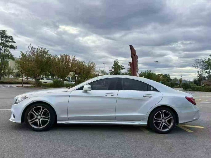 丽江16年奔驰CLS2