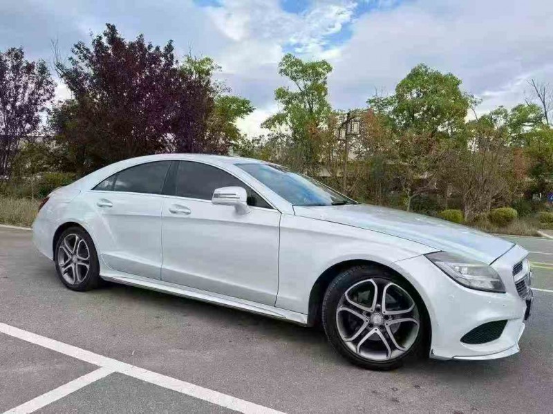 丽江16年奔驰CLS3