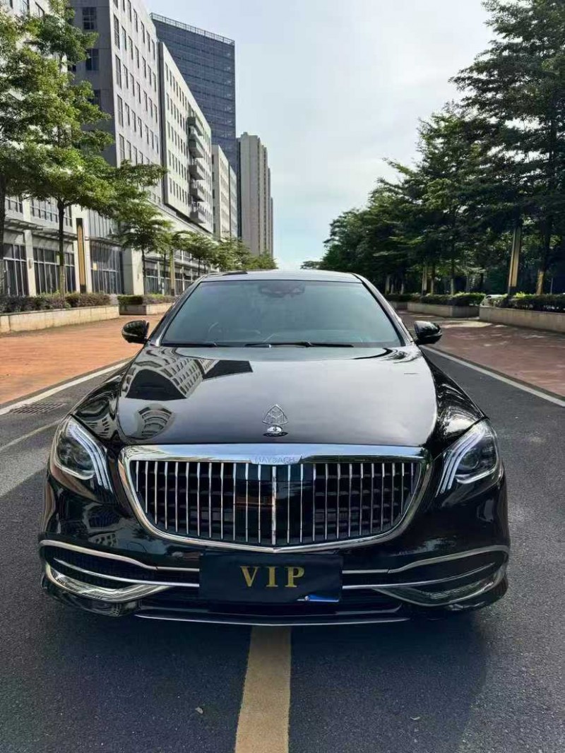 汕头17年奔驰迈巴赫S级1