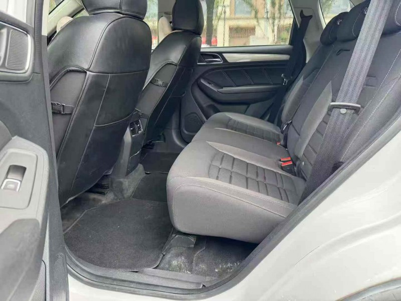 咸阳19年荣威RX54