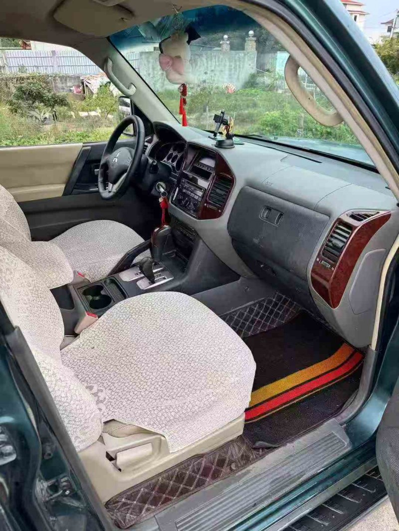 嘉兴12年三菱帕杰罗4