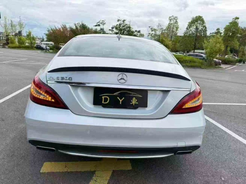 丽江16年奔驰CLS8