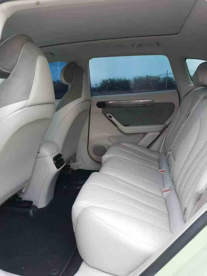 嘉兴22年零跑汽车C116