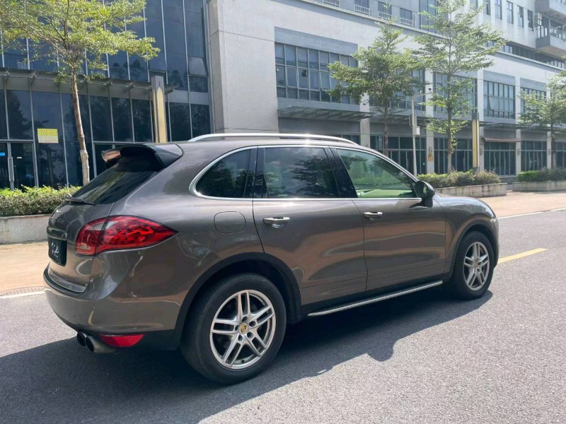 珠海13年保时捷卡宴8