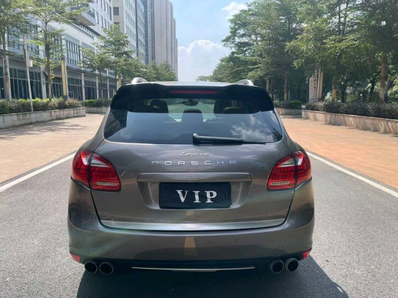 珠海13年保时捷卡宴9