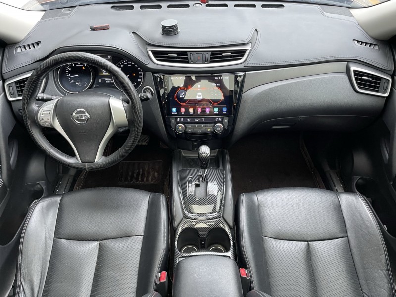 济宁16年日产奇骏5