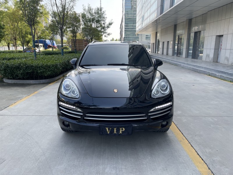 济宁15年保时捷卡宴1
