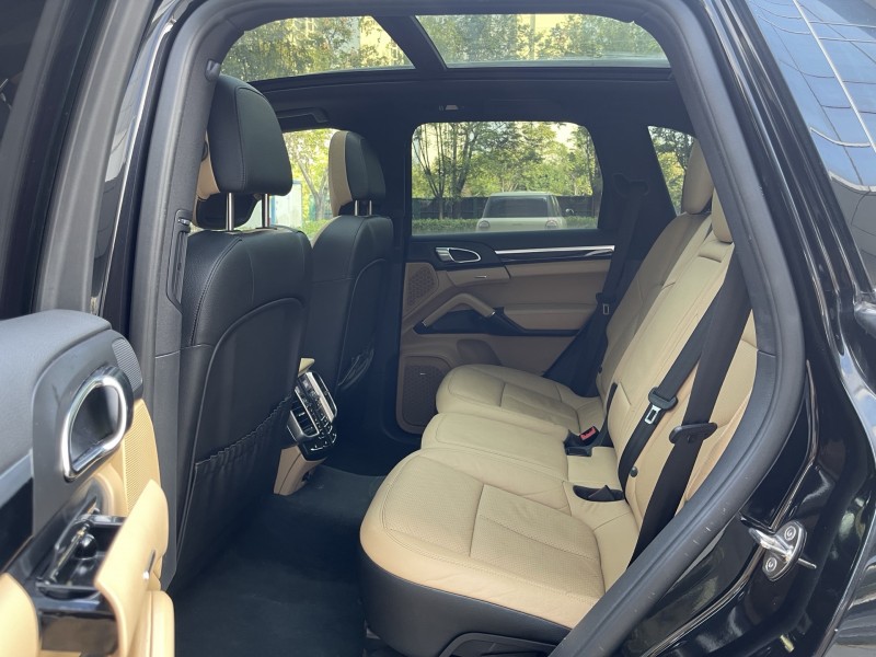 济宁15年保时捷卡宴7