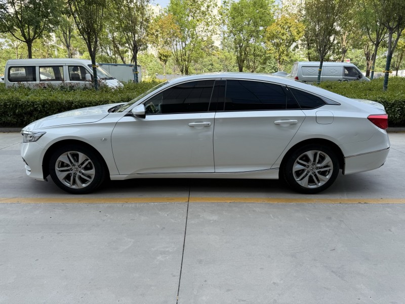 济宁20年本田雅阁5