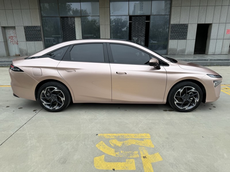 济宁24年传祺埃安S8