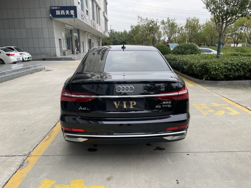 济宁24年奥迪A6L9