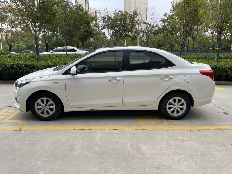 济宁18年现代瑞纳8