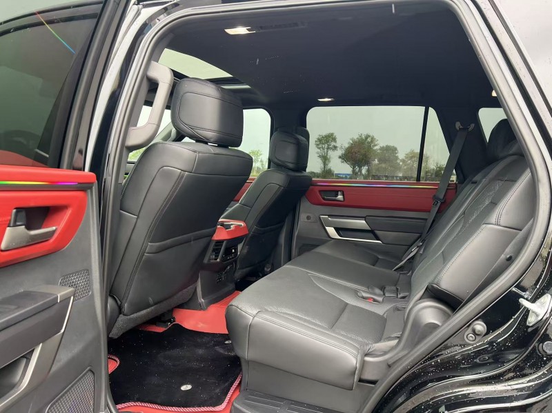 盐城25年丰田红杉5