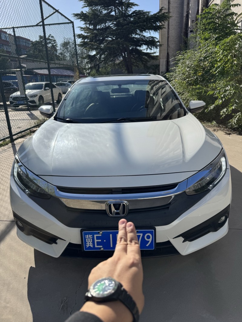 邢台17年本田思域1