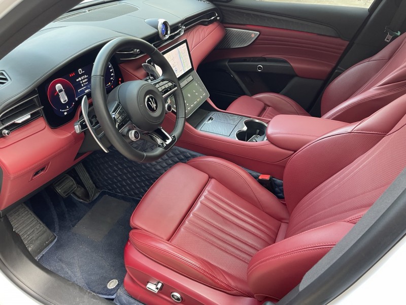 济宁23年玛莎拉蒂Grecale格雷嘉4