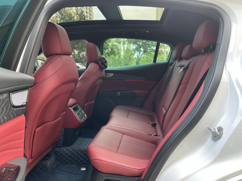 济宁23年玛莎拉蒂Grecale格雷嘉6