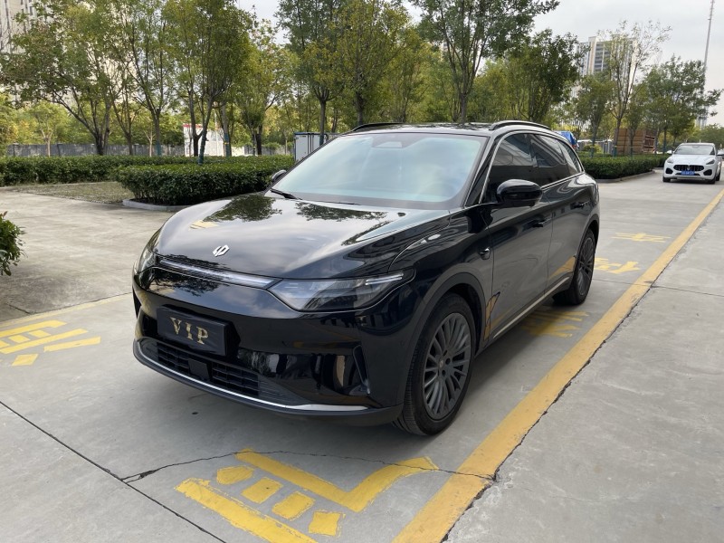 济宁25年零跑汽车C112