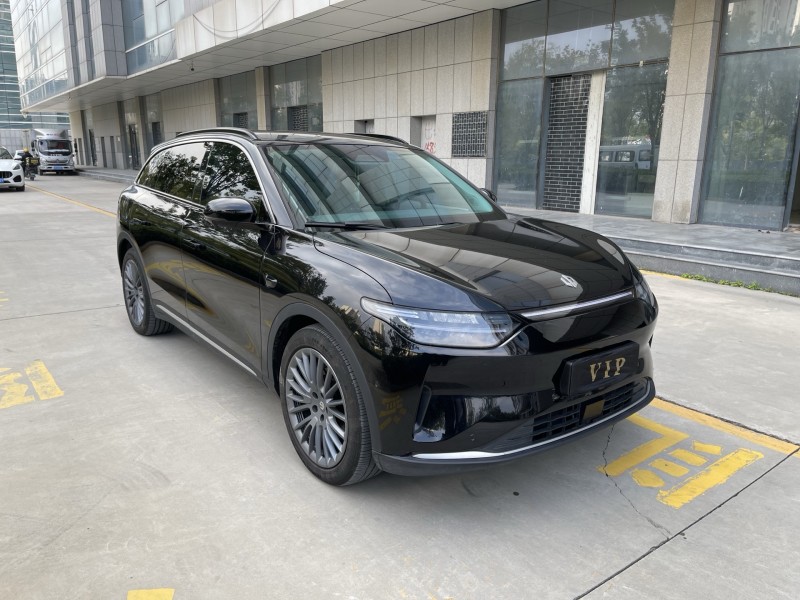 济宁25年零跑汽车C113