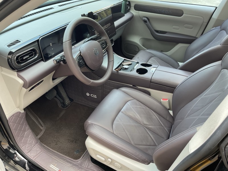 济宁25年零跑汽车C115