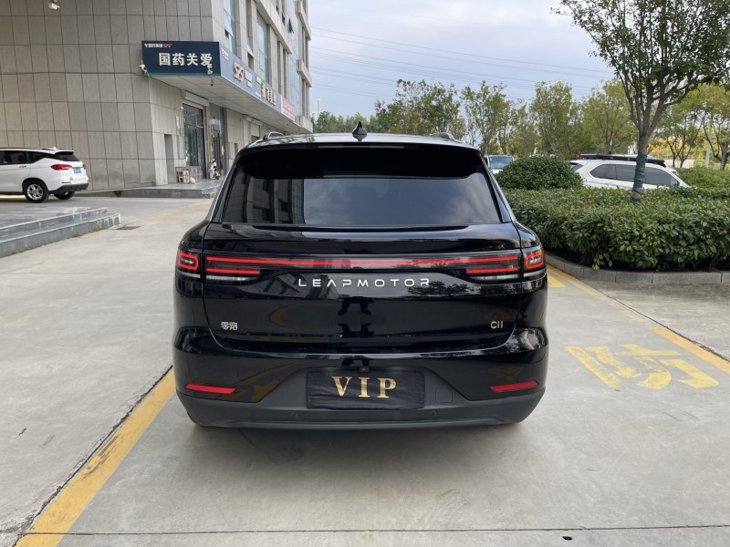 济宁25年零跑汽车C119