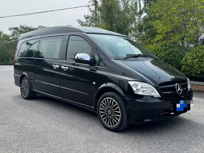 青岛14年奔驰威霆3