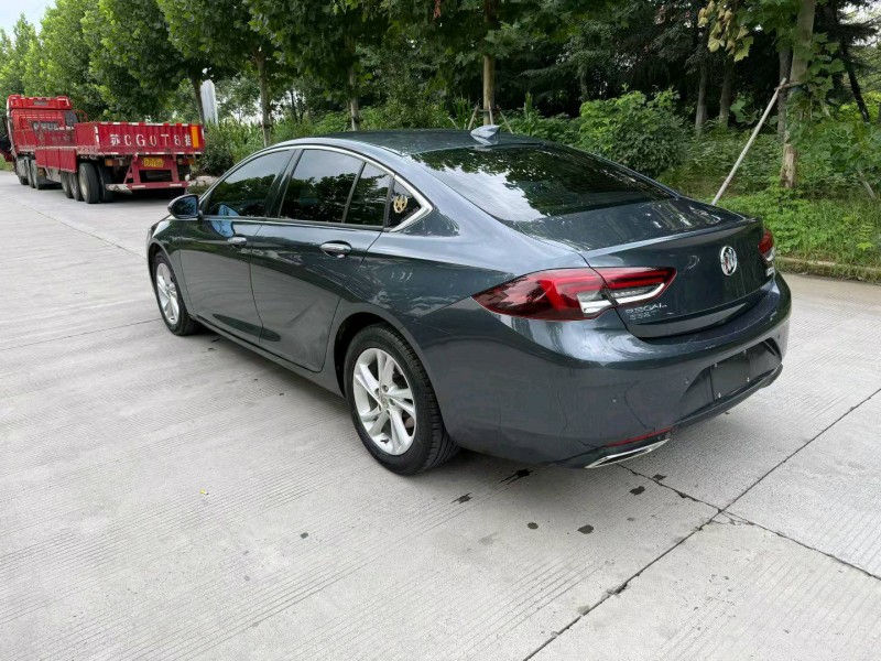 徐州21年别克君威6