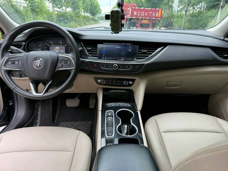 徐州21年别克君威7